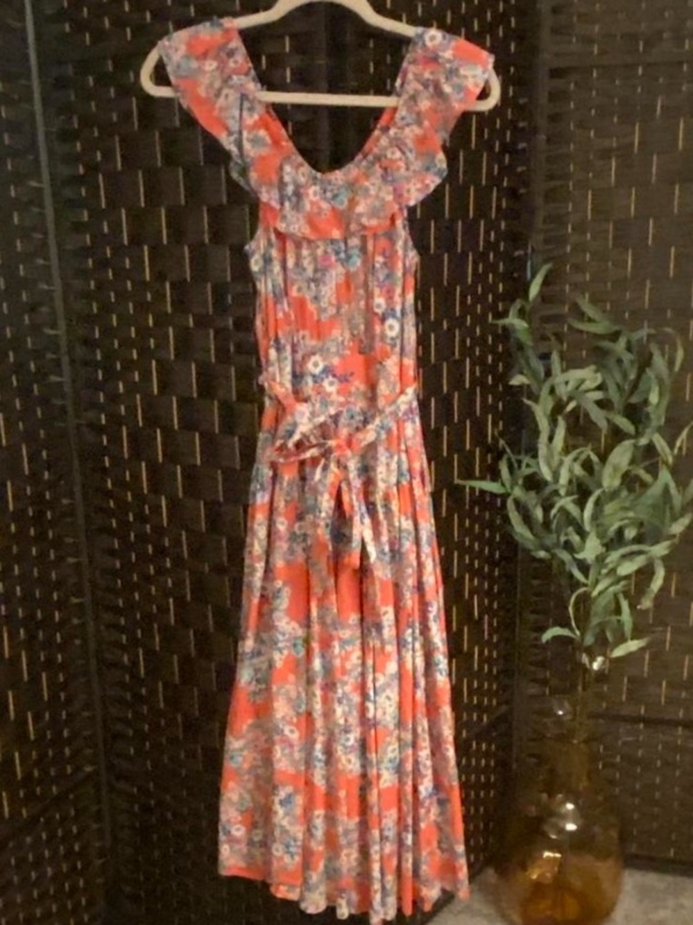 LC Lauren Conrad Coral Floral Maxi Dress with Ruffle Neck Size Small
